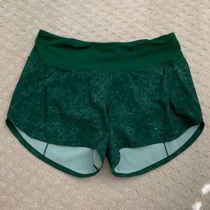 Lululemon speed up mid-rise 4” short